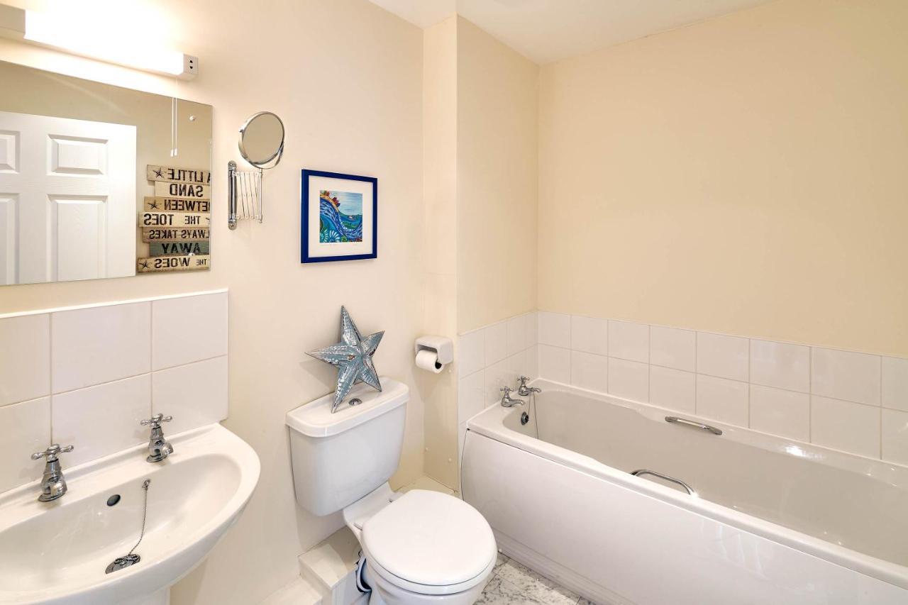 Host & Stay - The Scuttlebutt Townhouse 휫비 외부 사진
